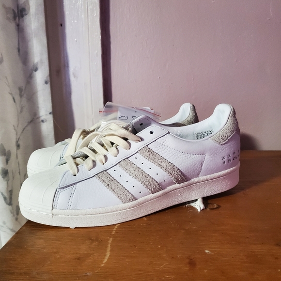 Size 7.5 men's Superstar Adidas - Picture 6 of 8